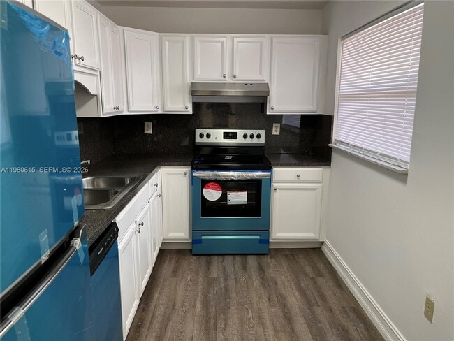 Building Photo - 9190 Fontainebleau Blvd