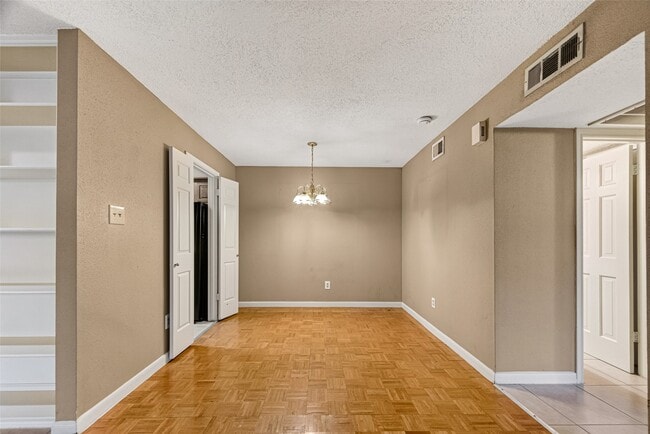 Building Photo - 1311 Antoine Dr