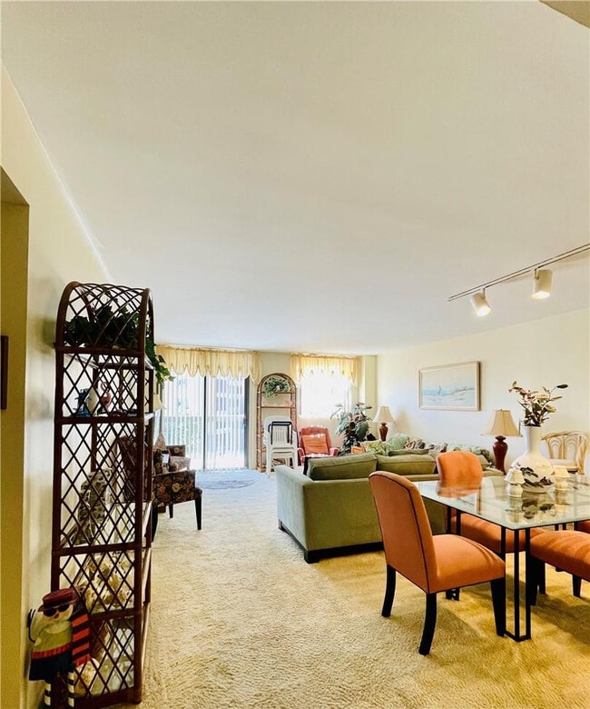 Building Photo - 2900 NE 14th Street Causeway