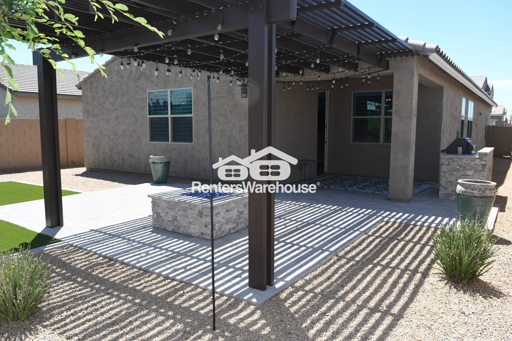 Building Photo - 3048 W Thorn Tree Dr