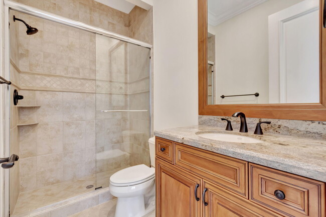 Building Photo - 953 Banyan Dr