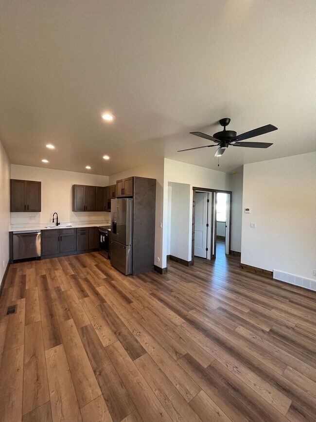 Building Photo - K591LI