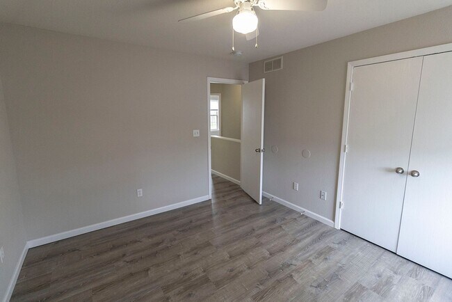 Building Photo - 5305-5307 Currituck Ln