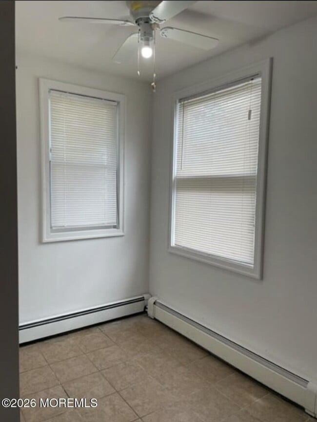 Building Photo - 24 Bay Ave