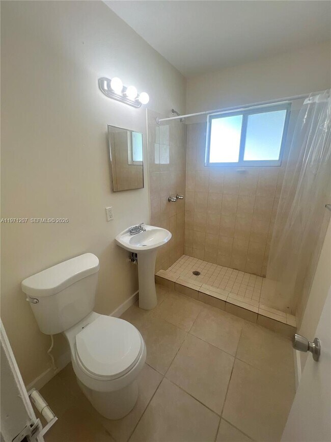 Building Photo - 692 NE 85th St