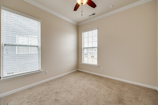 Building Photo - "Spacious 4-Bedroom Retreat with 3 Full Ba...