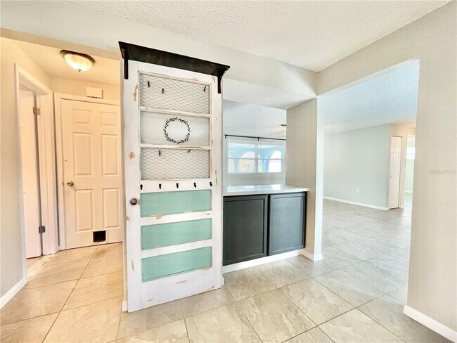 Building Photo - 9011 Ledgestone Ln