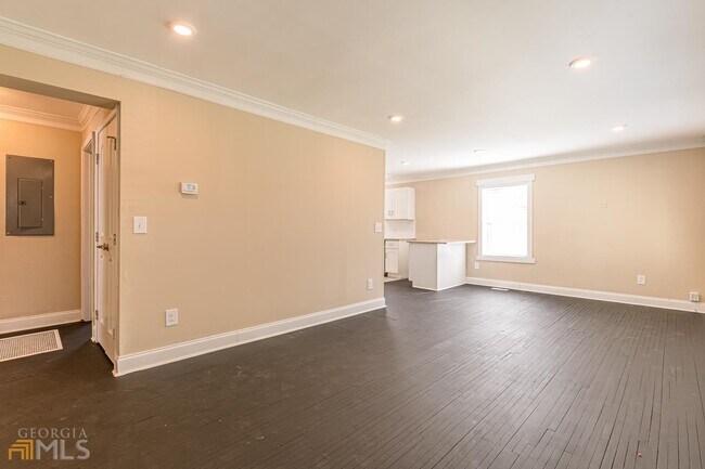 Building Photo - 1136 Wyland Dr SW
