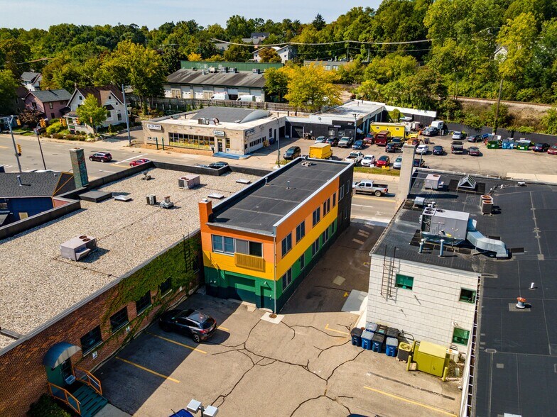 Building Photo - 918 N Main St