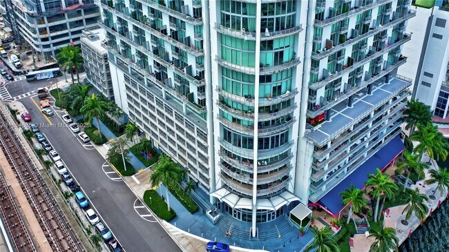 Building Photo - 690 SW 1st Ct