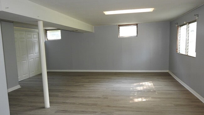 Building Photo - Beautiful 4-bedroom, 2 full baths home located in Independence, MO.