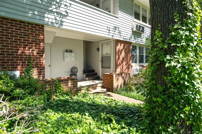 Building Photo - GREAT CONDO IN RALEIGH!
