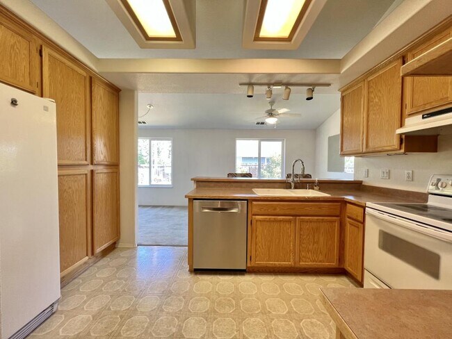 Building Photo - 112 Wagon Wheel Dr
