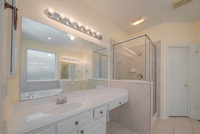 Building Photo - 3218 Twinmont Ln