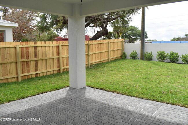 Building Photo - 406 Grove Ln