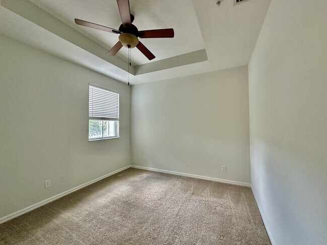 Building Photo - 1425 Mariposa Cir
