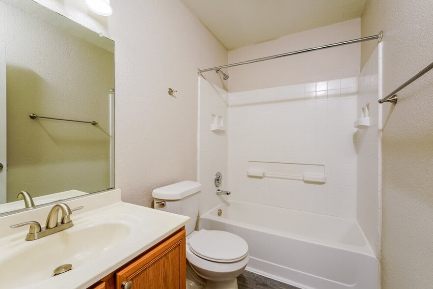 Building Photo - 306 Olivia Ln