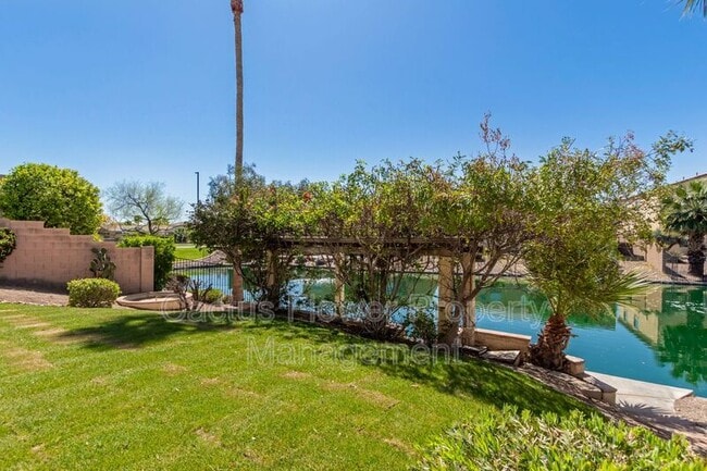 Building Photo - 749 E La Costa Dr