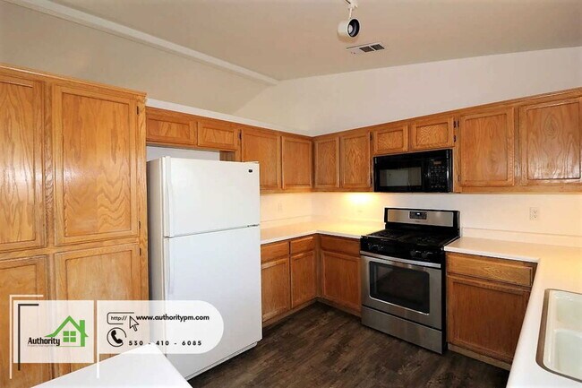 Building Photo - 2928 Salmonberry Dr