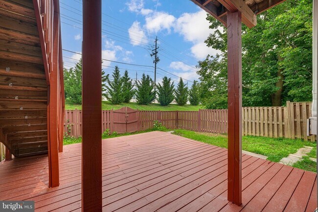 Building Photo - 8101 Chelaberry Ct