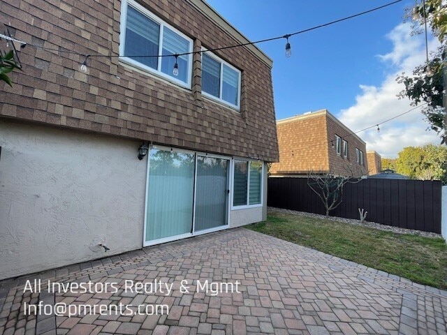 Building Photo - 4459 Anne Sladon St