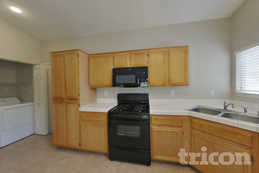 Building Photo - 2636 Lake Martin Ct