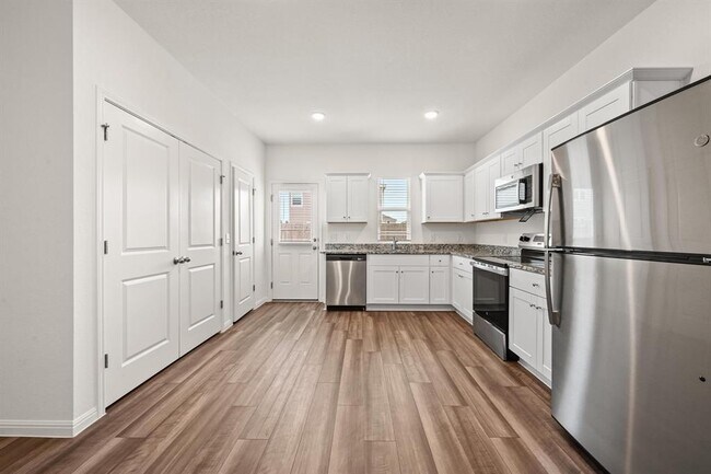 Building Photo - 473 Thistle Ln