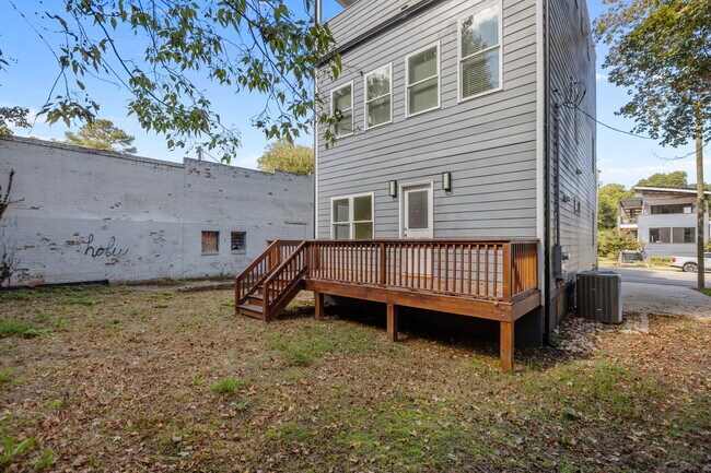 Building Photo - 516 New Bern Ave