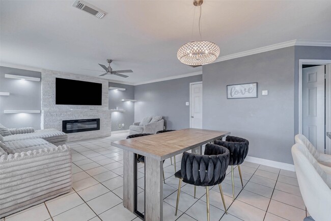 Building Photo - 4615 Breckenridge Dr