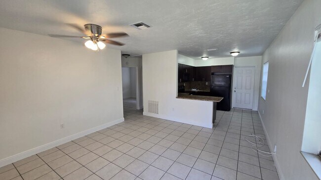 Building Photo - 6134 SW 40th Ct