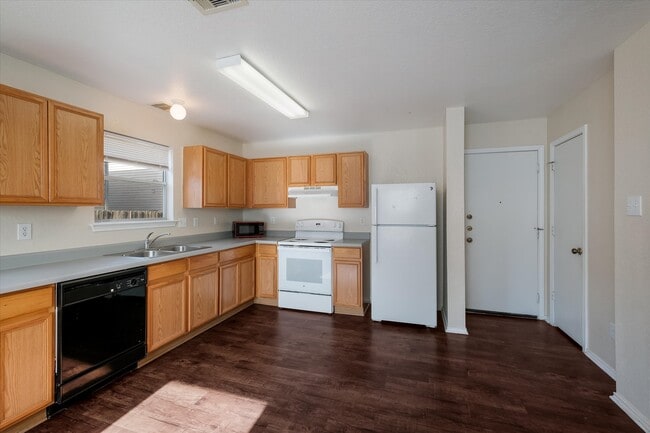 Building Photo - 102 Kenrock Ridge