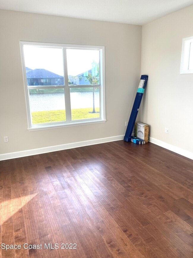 Building Photo - 8321 Paragrass Ave