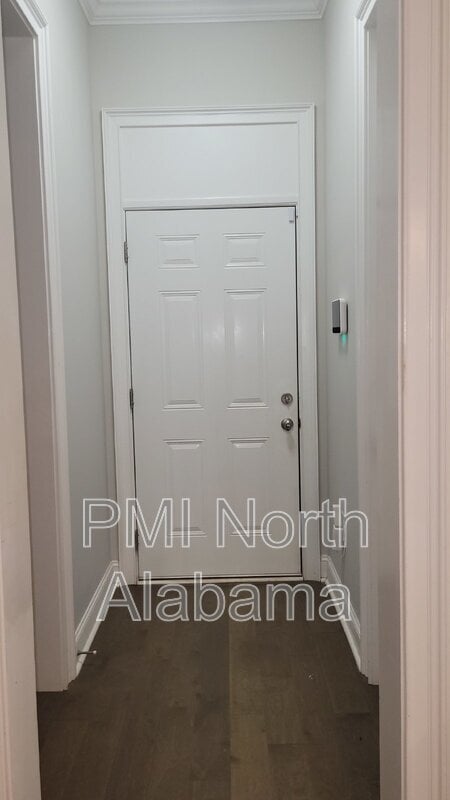 Building Photo - 130 Creekmound Dr