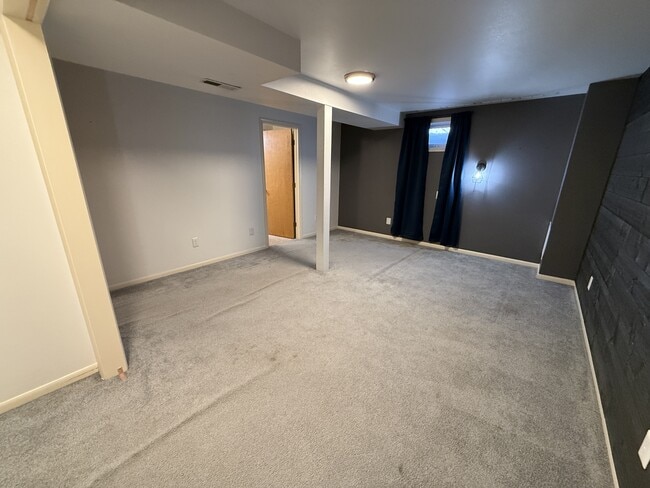 Building Photo - 2004 1st Ave S