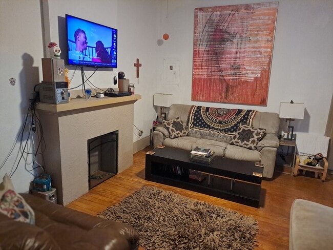 Building Photo - 2223 E Commerce St