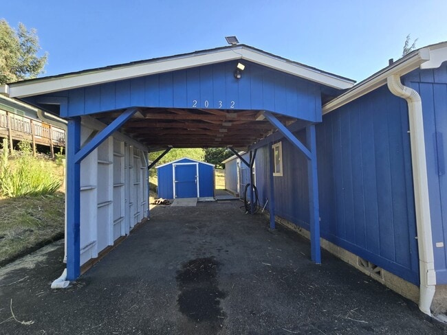 Building Photo - 2032 NE Klamath Ave