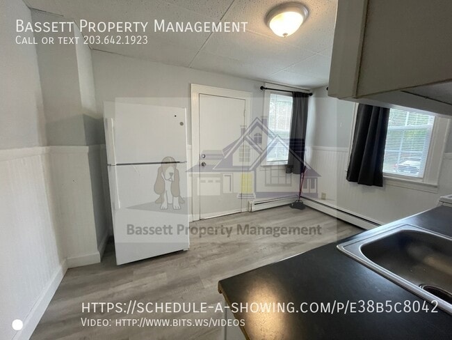 Building Photo - 26 Bradley Ave