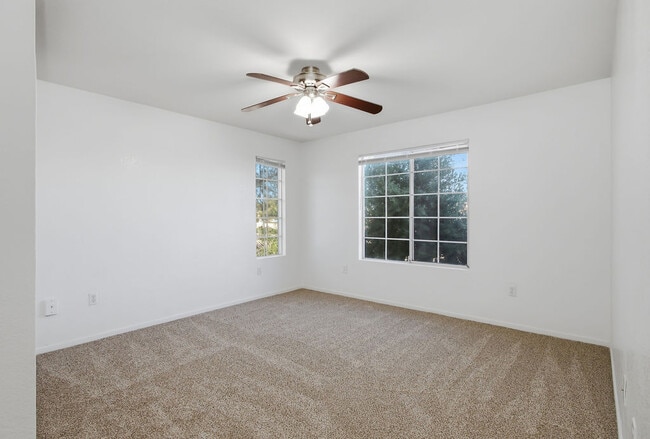 Building Photo - 1908 Mountain Hills Ct