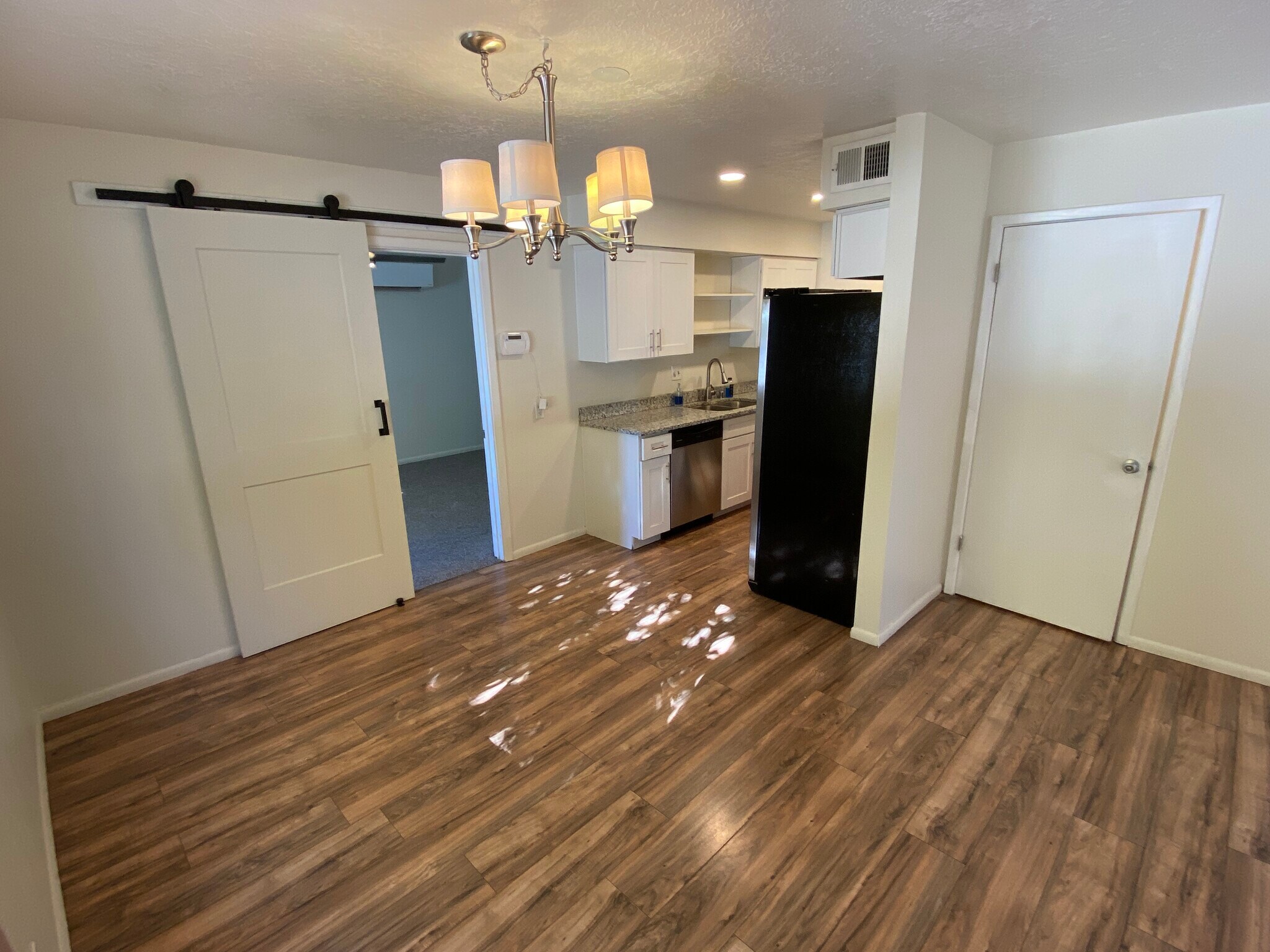 Building Photo - 11213 Chico Rd NE