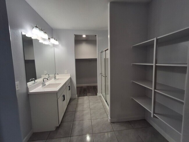 Building Photo - 36672 N Asturian Vly Wy