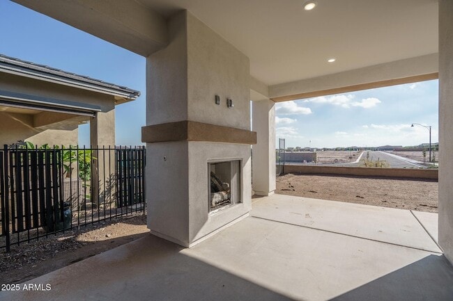 Building Photo - 20607 W Rancho Dr