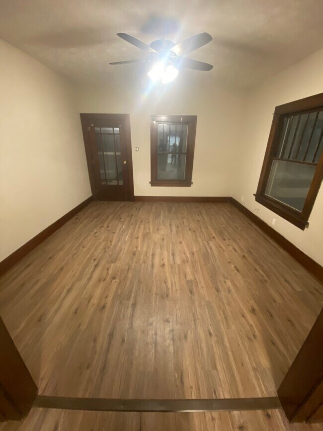 Building Photo - 928 4th Corso