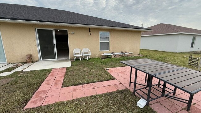 Building Photo - 1619-1621 SW 33rd St- Duplex