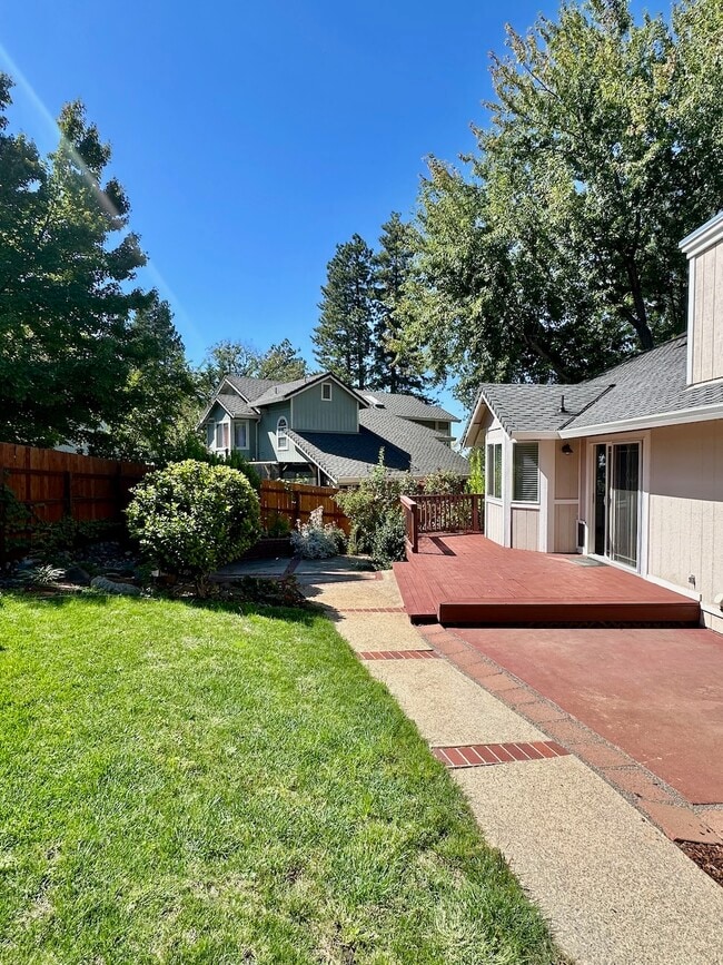 Building Photo - 167 Northridge Dr