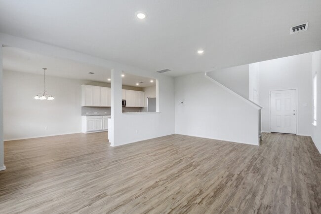 Building Photo - 121 Nettletree Dr