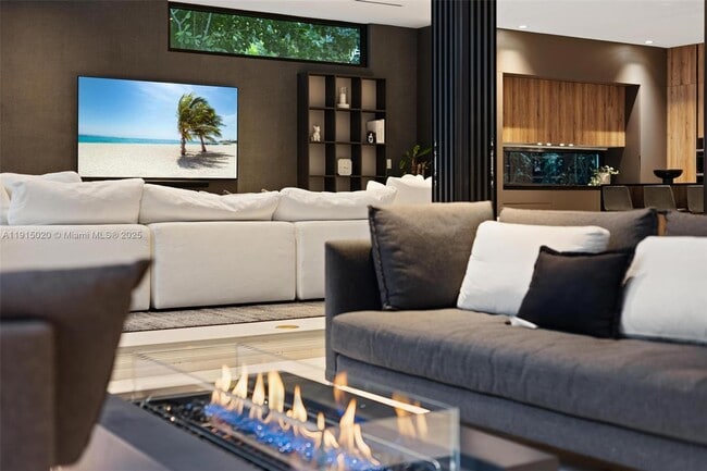 Building Photo - 77 SW 18th Terrace