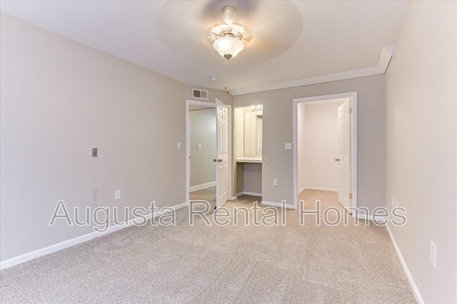 Building Photo - 520 E Buena Vista Ave