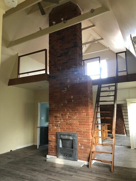 Building Photo - 5511 Claybourne St