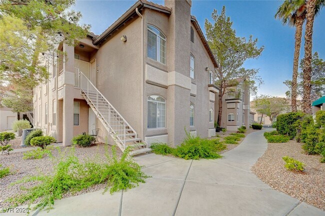 Building Photo - 75 N Valle Verde Dr