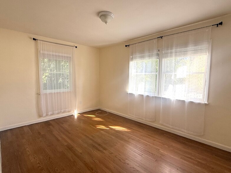 Building Photo - 11527 Albers St